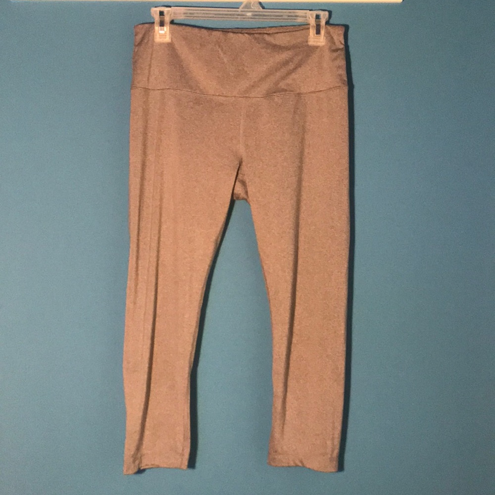 Light Grey Cropped Workout Leggings